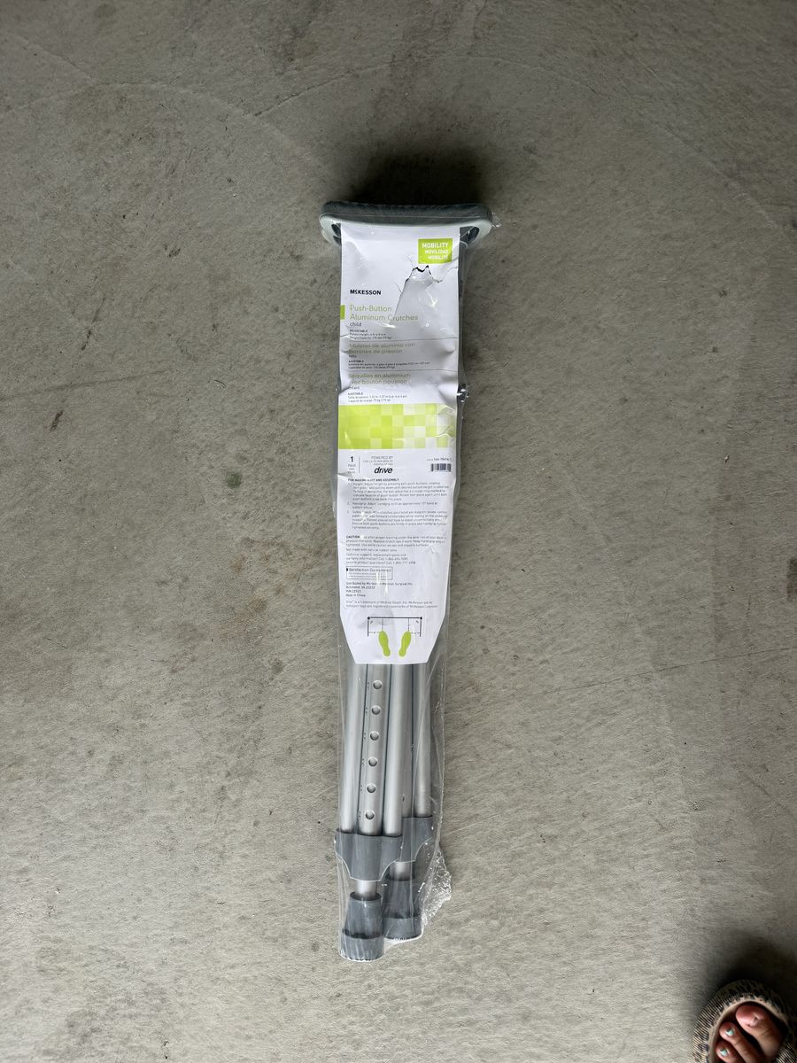 Child crutches