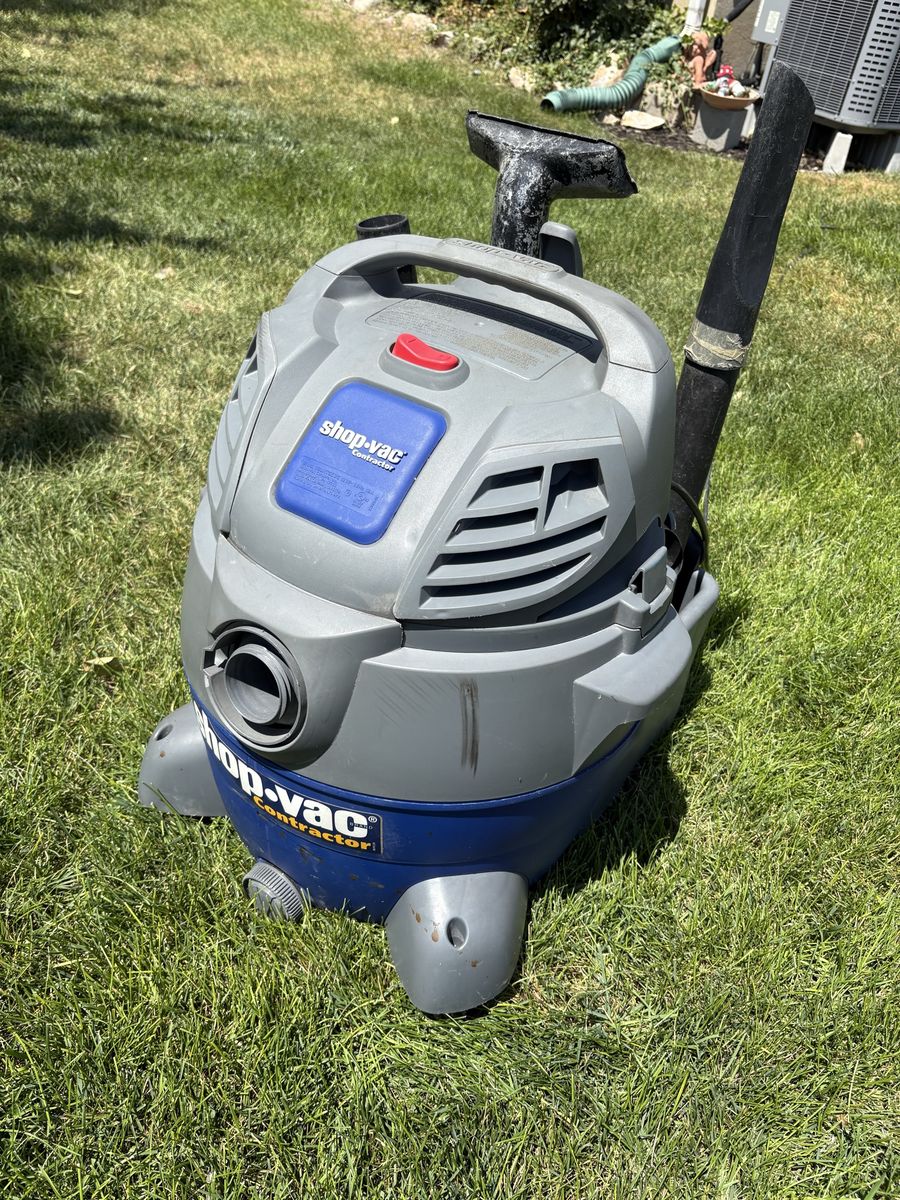 Shop-Vac Contractor 16 Gallon 6.5 Peak HP Wet/Dry Vacuum with Hose & Attachments