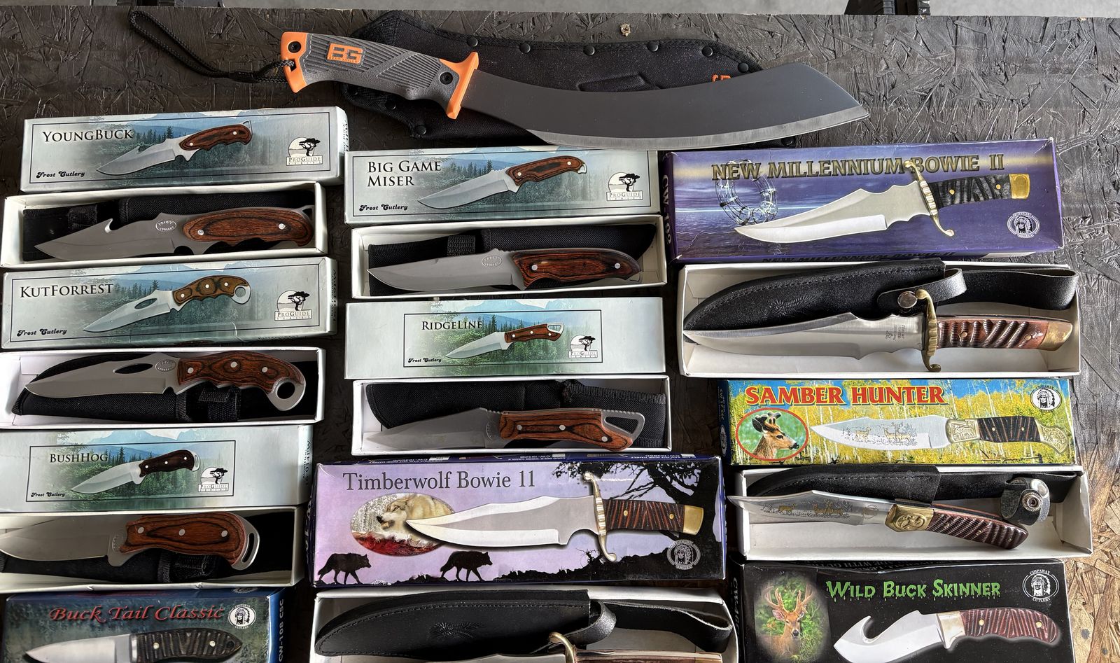 Miscellaneous Unique Hunting Knifes New w/ Sheaths
