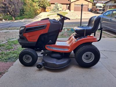 Husqvarna YTH 22V46 Riding mower, outstanding performer