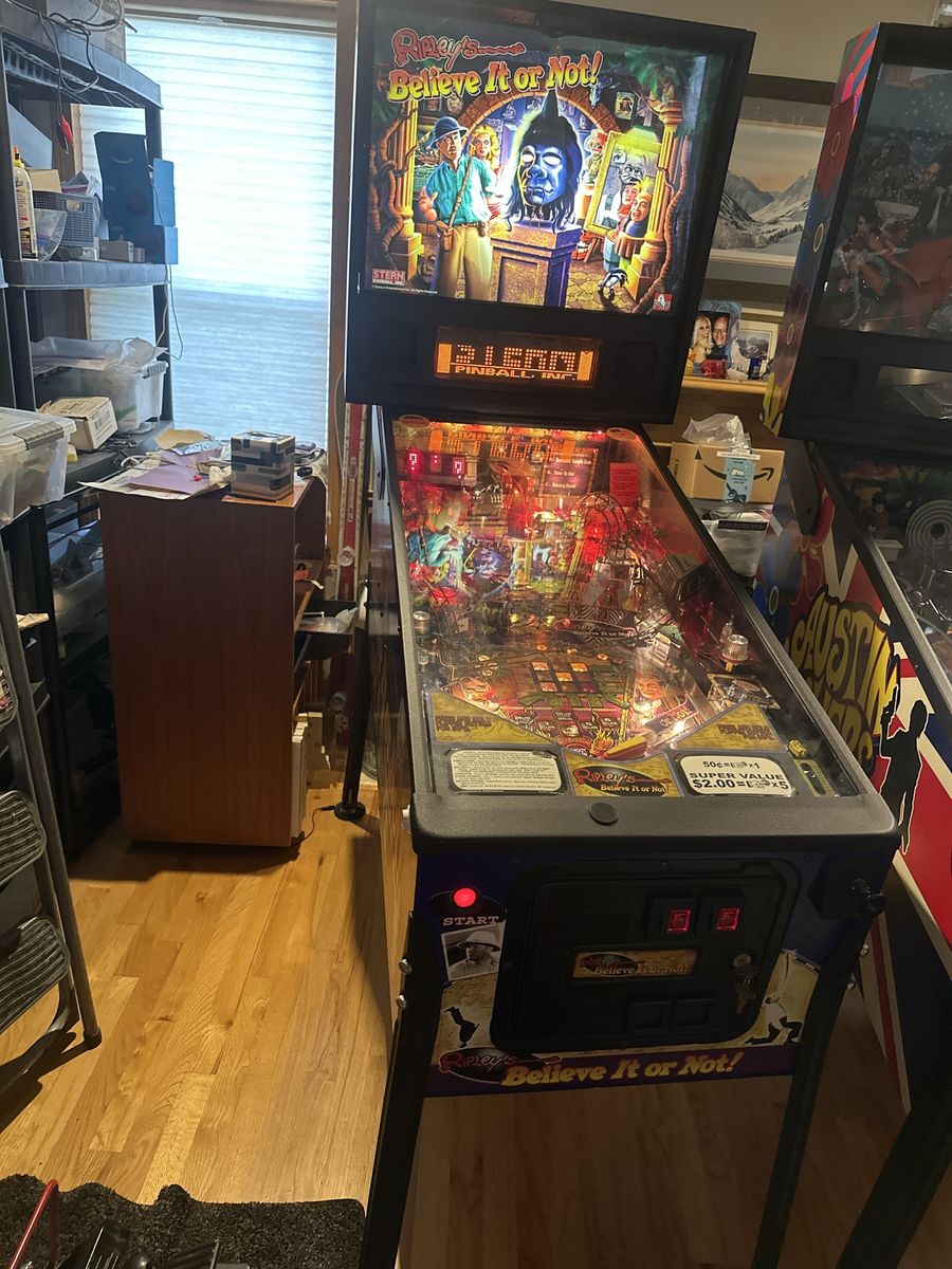 Stern Ripley's Believe It or Not! Pinball Machine
