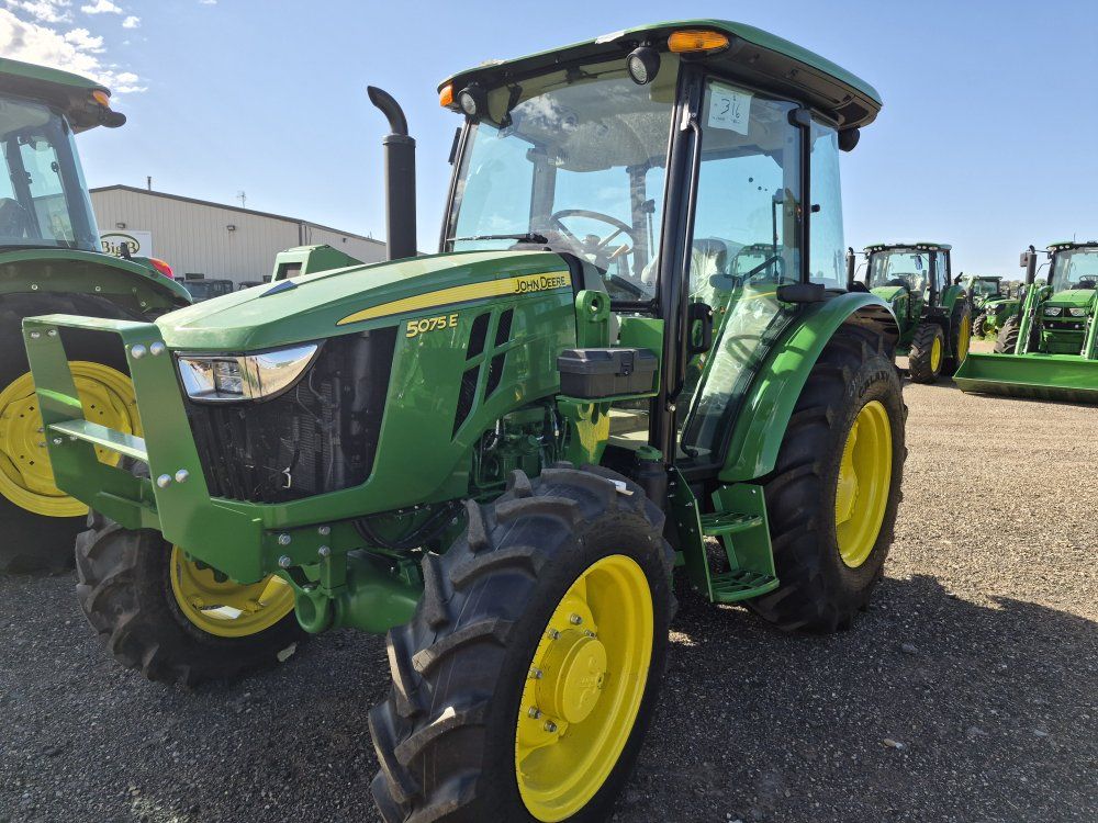 John Deere 5075E