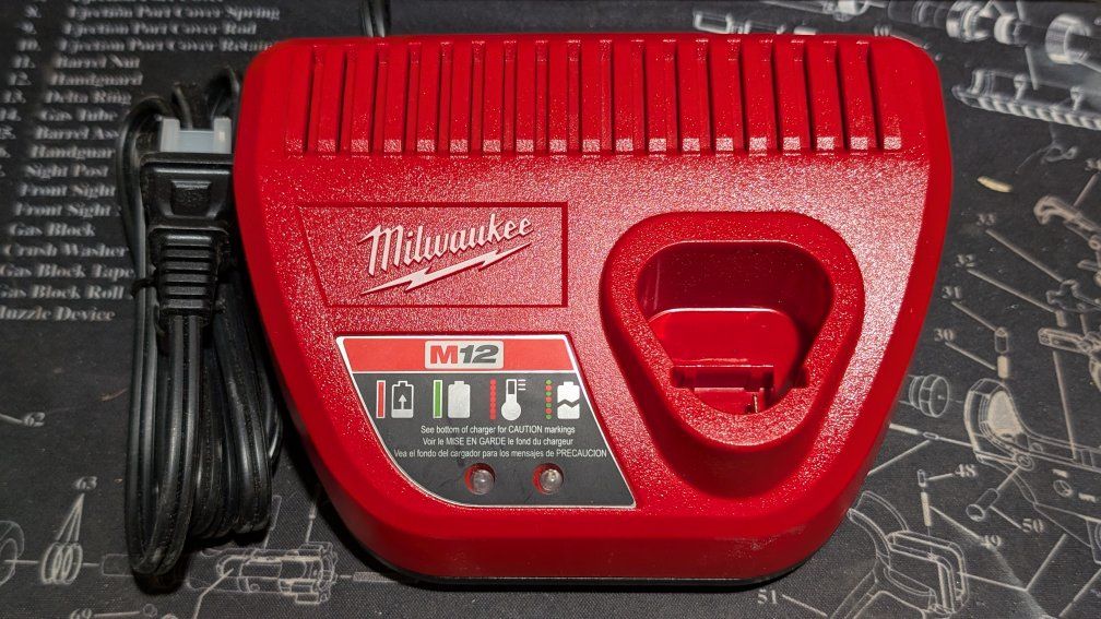 *BRAND NEW* Milwaukee M12 Charger