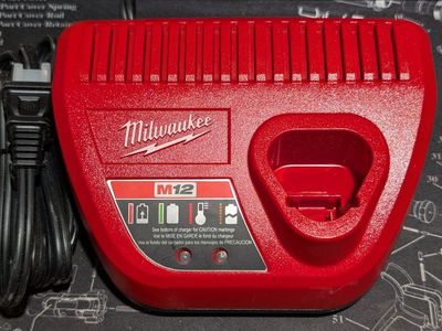 *BRAND NEW* Milwaukee M12 Charger