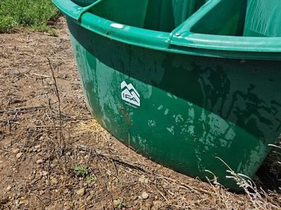 Corner Feeders / livestock feeder