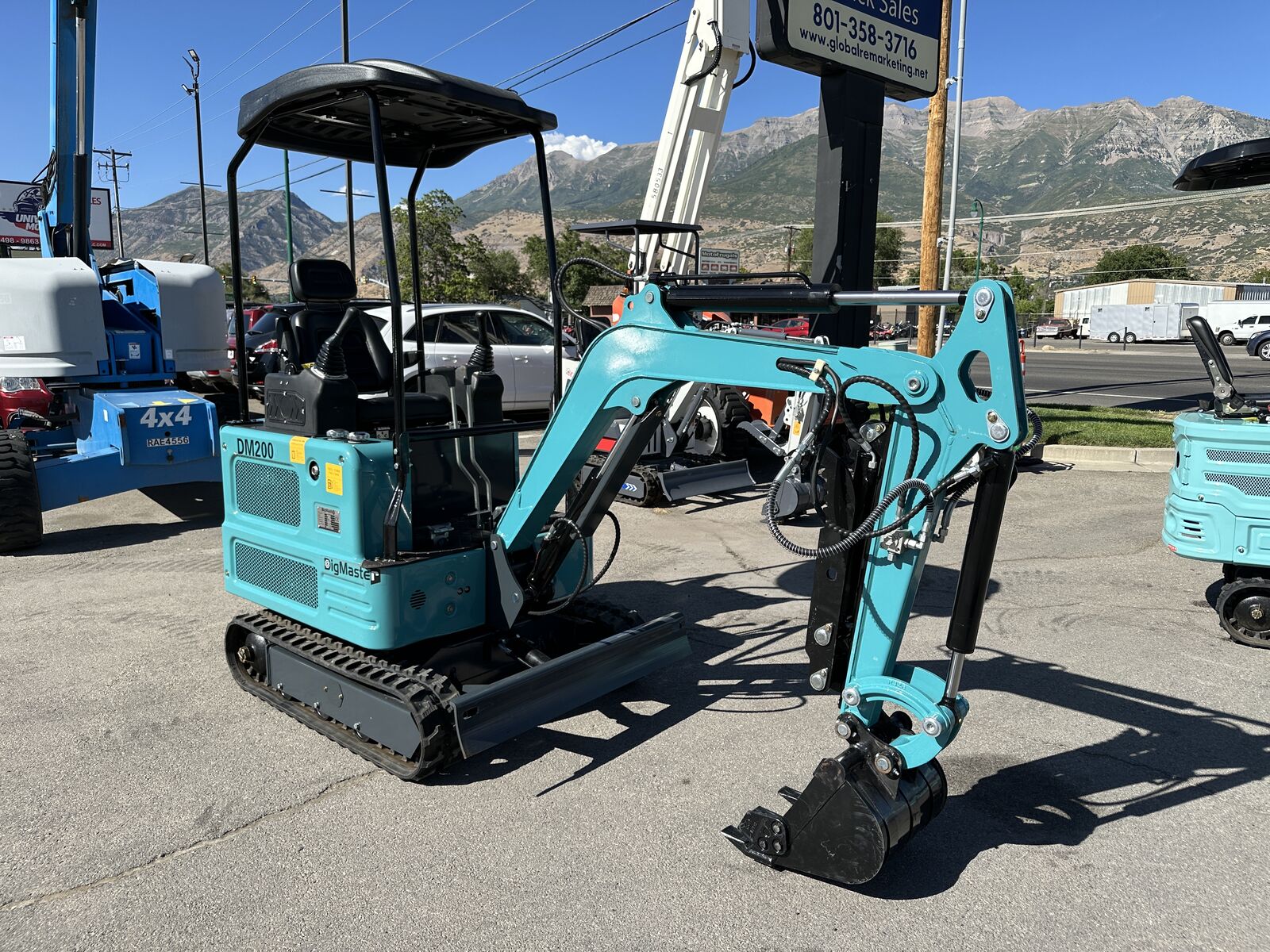 NEW Mini Excavator 2025 DigMaster DM200 Kubota Diesel