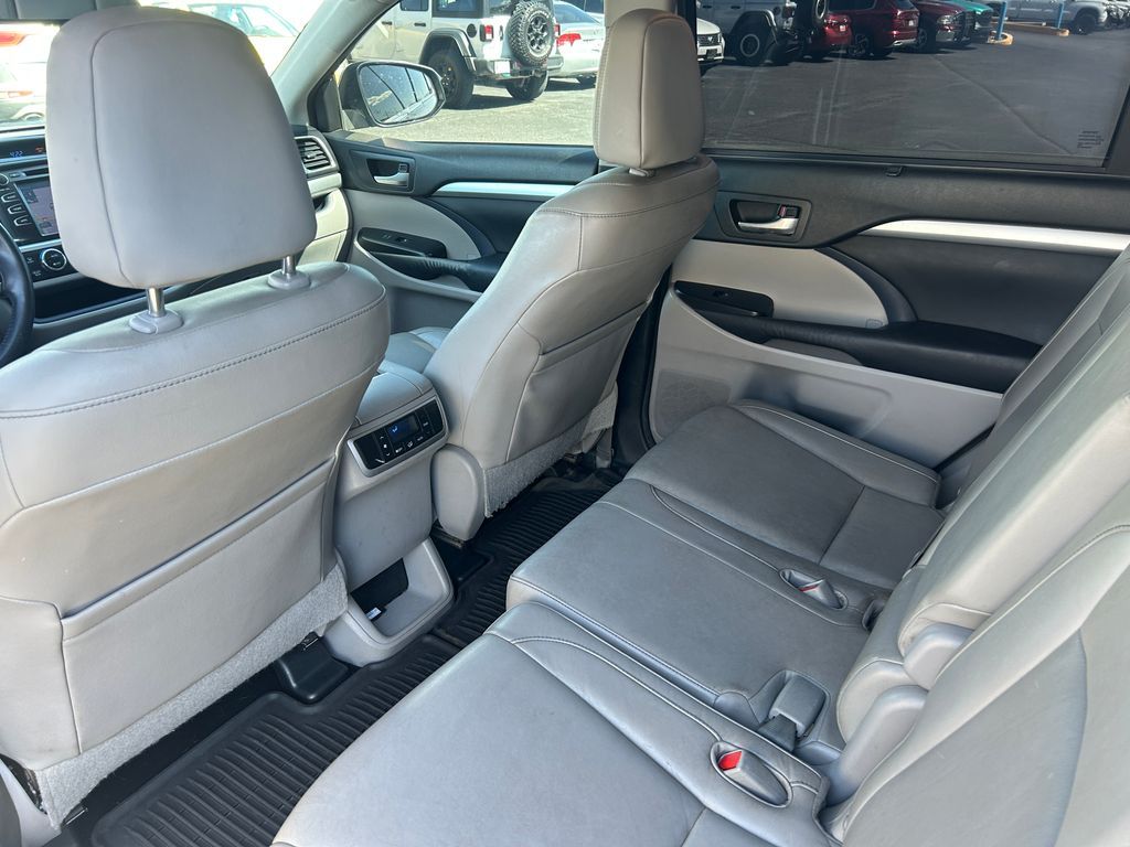 Main image 30