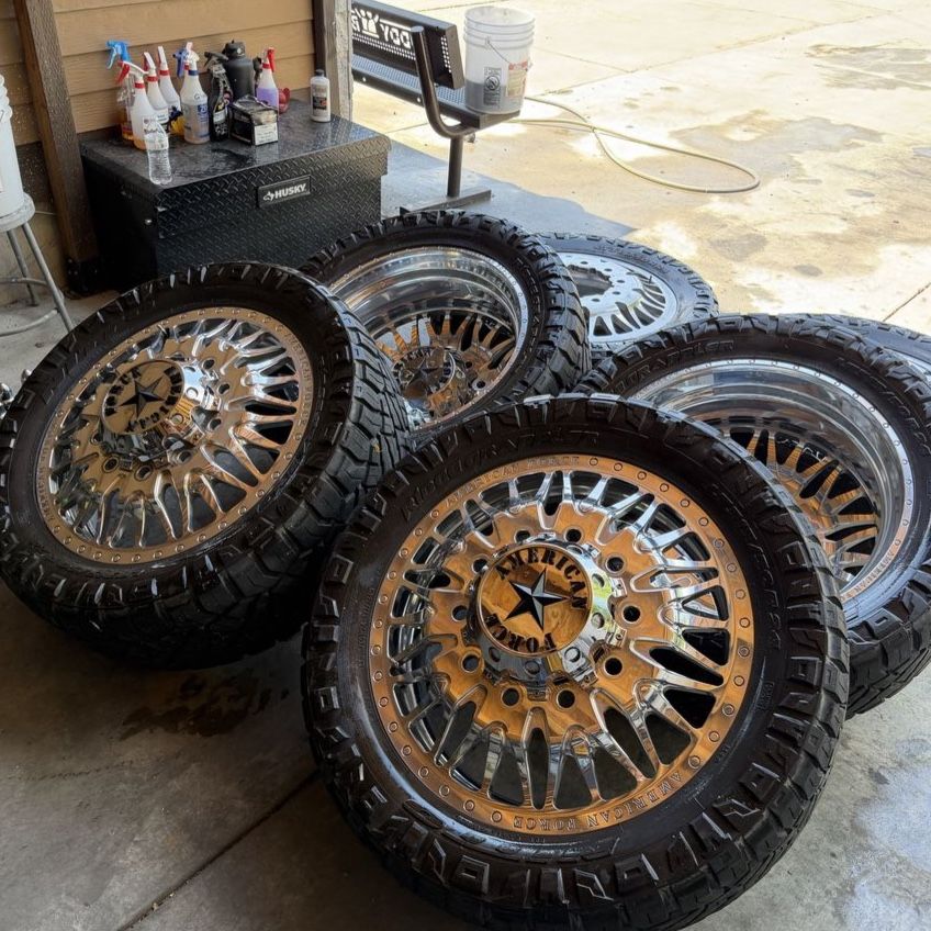 Like new 24” American force polished dually wheels