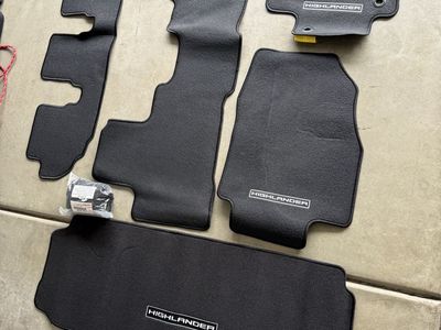 Brand new OEM 2022 Toyota Highlander floor mats