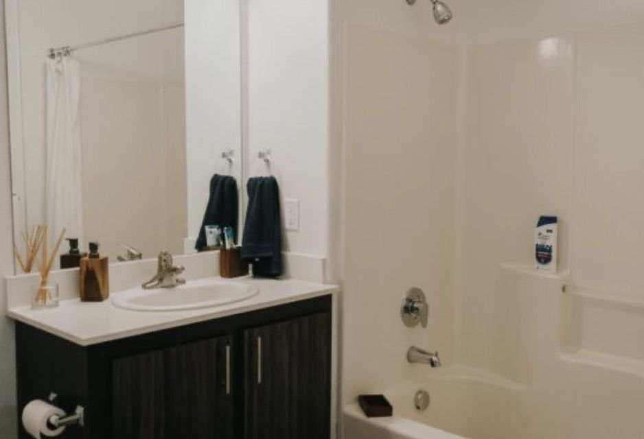 Main image 3