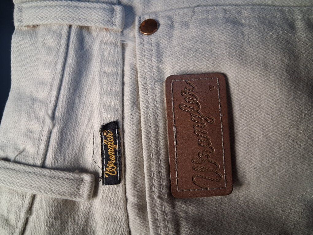 Men's white Wrangler jeans 31x30