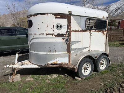 Two-Horse Horse Trailer