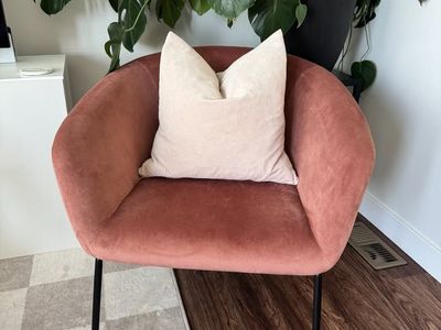 Set of 2 Modern Blush Velvet Accent Chairs