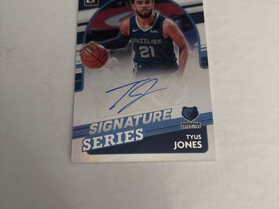 Tyus Jones Signature Card