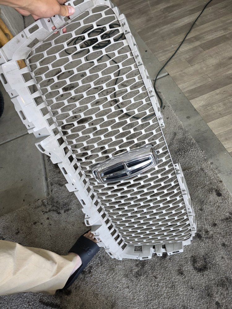 Lincoln Honeycomb Grille Assembly - White - Front Bumper Car Part 2018+