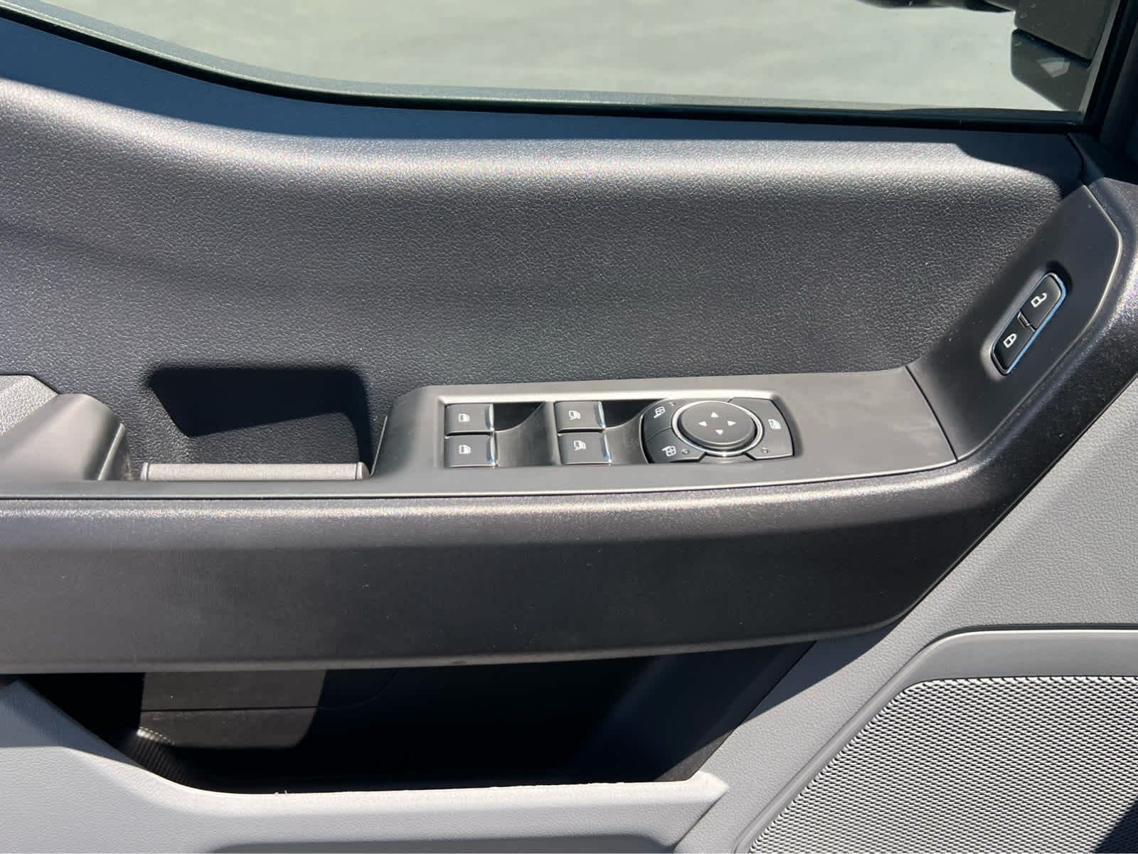 Main image 31