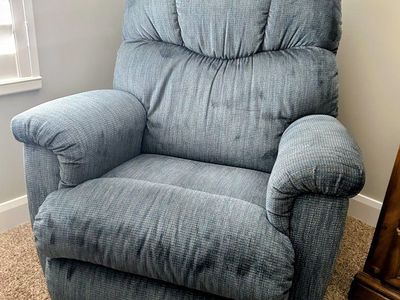 La-Z-Boy Recliner in Great Condition