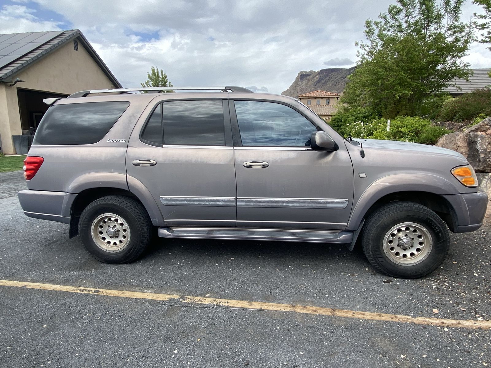 2001 TOYOTA SEQUOIA SR5