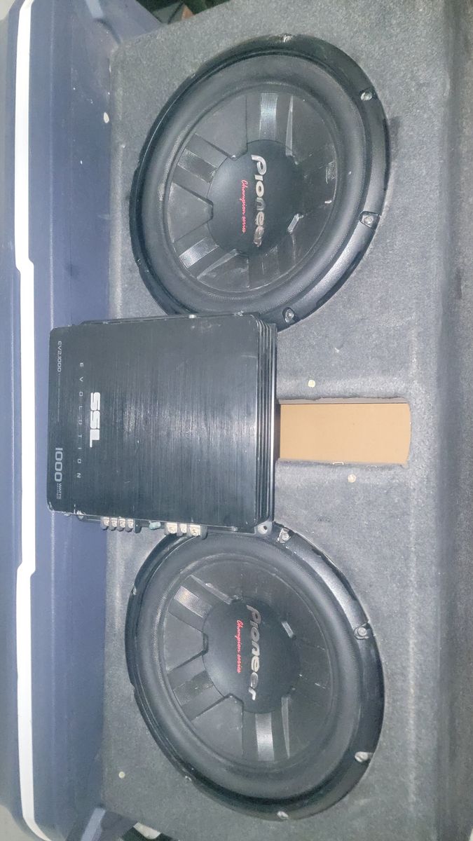2x 12" Pioneer Champion Series Subwoofers & 1000W Amp - Complete Set