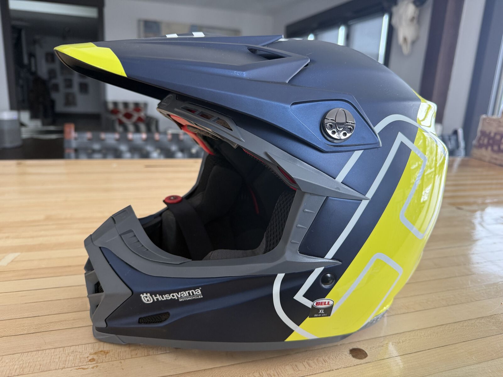 Bell Moto 9 Flex motorcycle helmet. Size XL