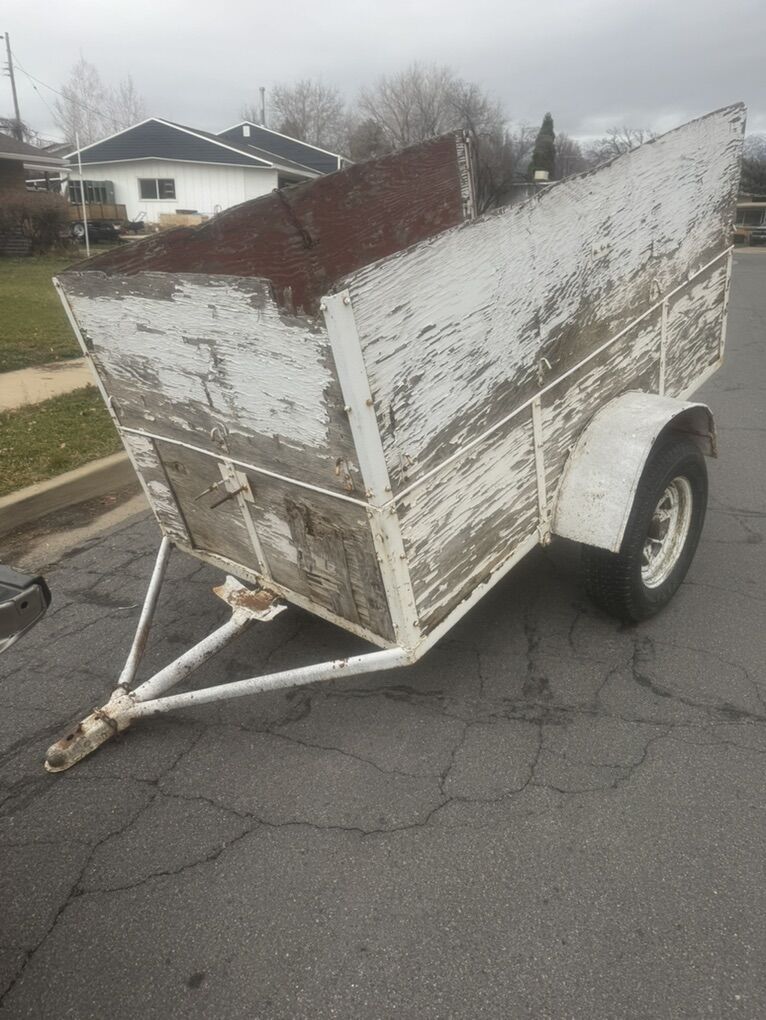Utility Trailer NEEDS TLC