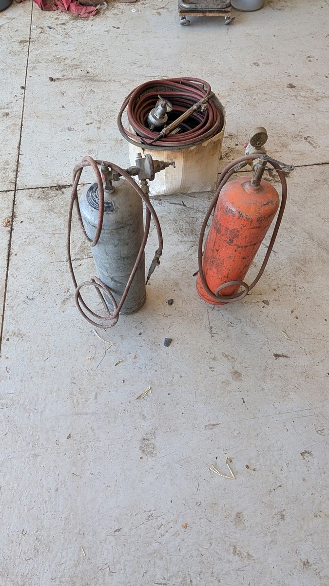 Acetylene tanks