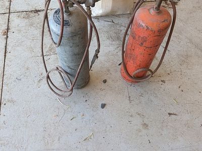 Acetylene tanks