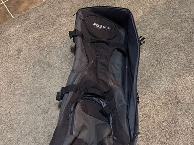 Hoyt bow case