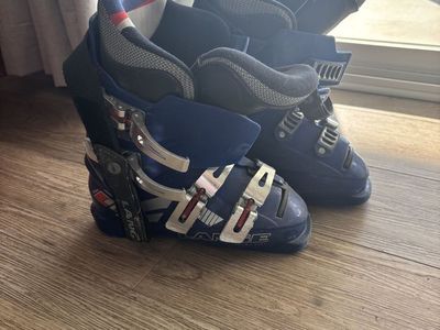 Lange Ski boots