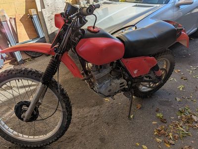 1979 HONDA XR 250 ENDURO. It starts in a dime cold or hot days, it does not burn oil, very low miles