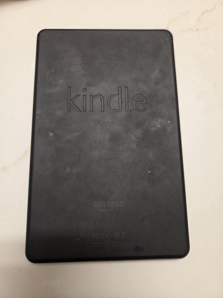 Amazon Kindle E-Reader Model D01400 Black Used