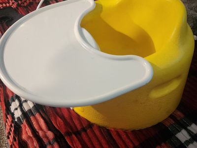 Bumbo seat with tray