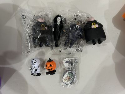 Halloween Kids Meal Toys/Buckets