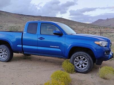 2016 TOYOTA TACOMA SR5