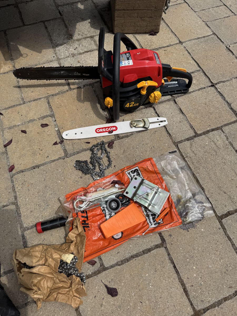 Homelite 42cc 14” chainsaw runs great, great condition