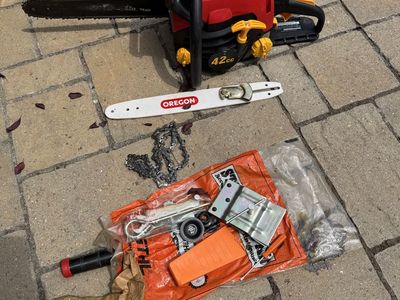 Homelite 42cc 14” chainsaw runs great, great condition