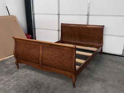Queen bedroom set