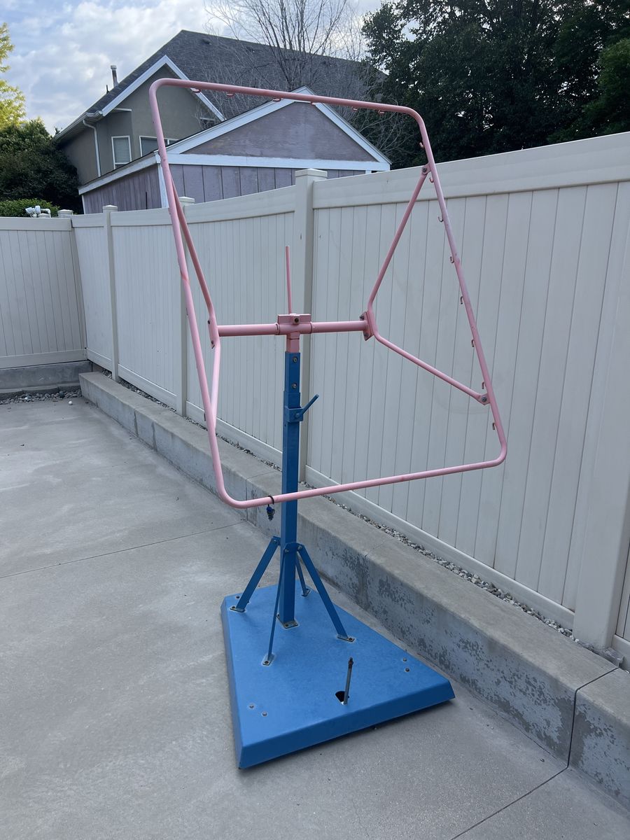 Basketball rebounder