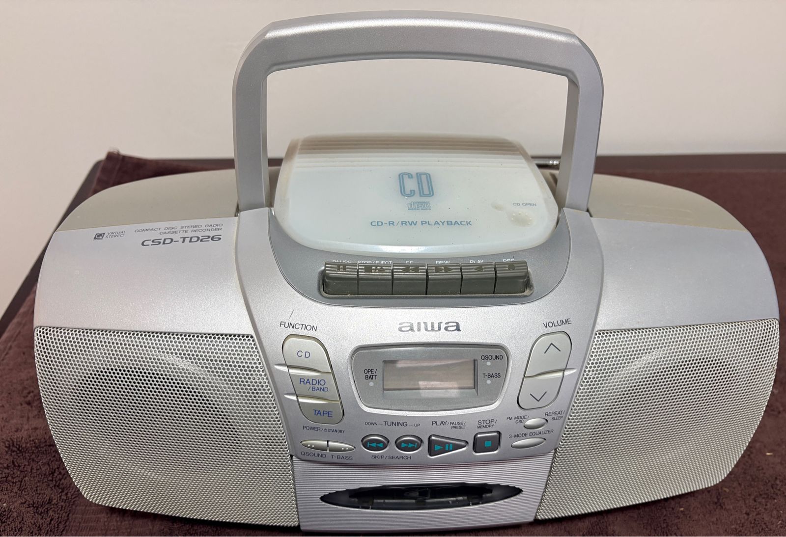Aiwa AM/FM Radio CD Cassette Player