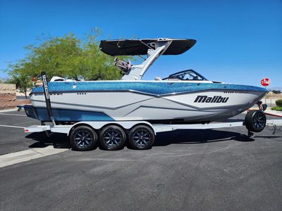 2022 Malibu 25 LSV Boats