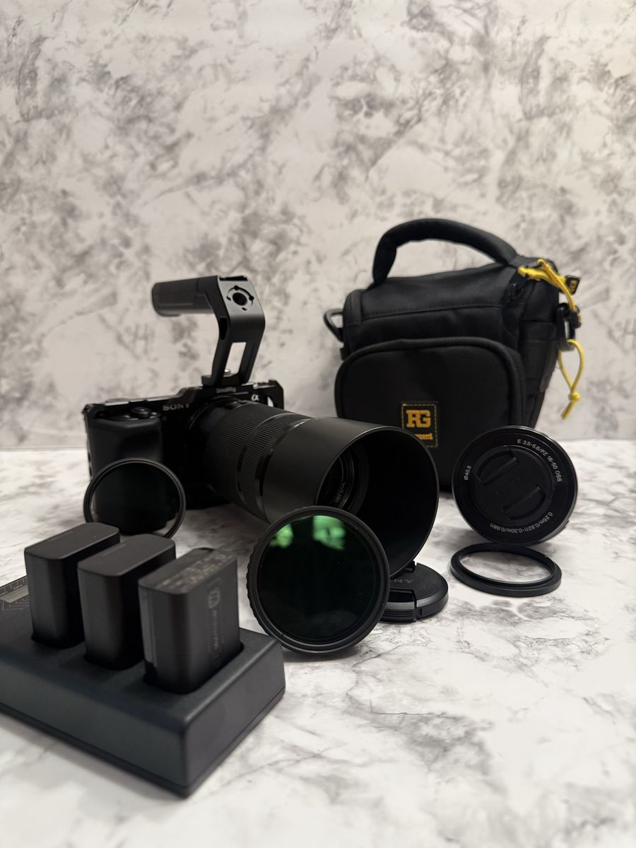 Sony ZV E10 + Lenses, Smallrig accessories, and filters