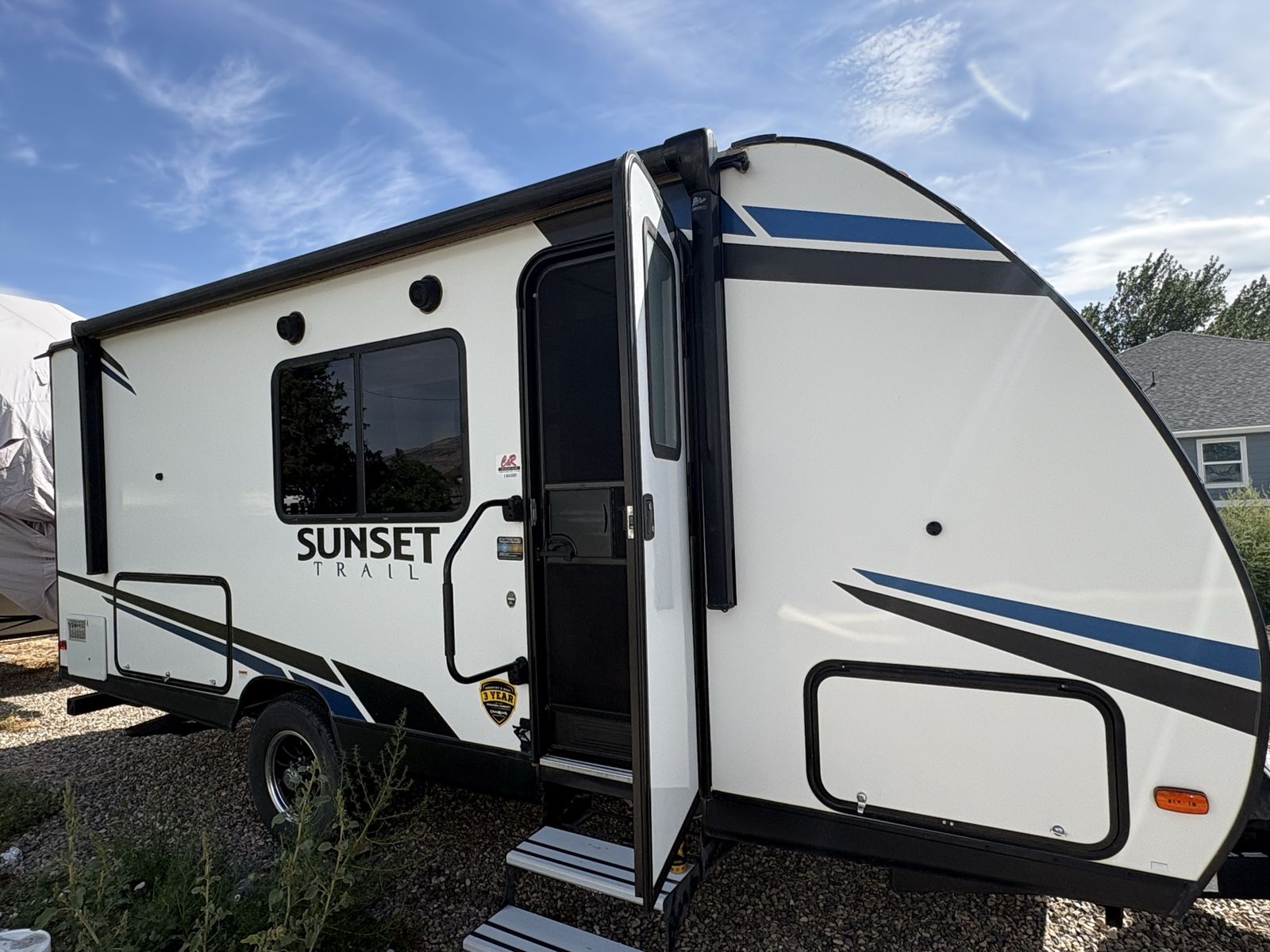 Crossroads Sunset Trail Travel Trailer - Bumper Pull