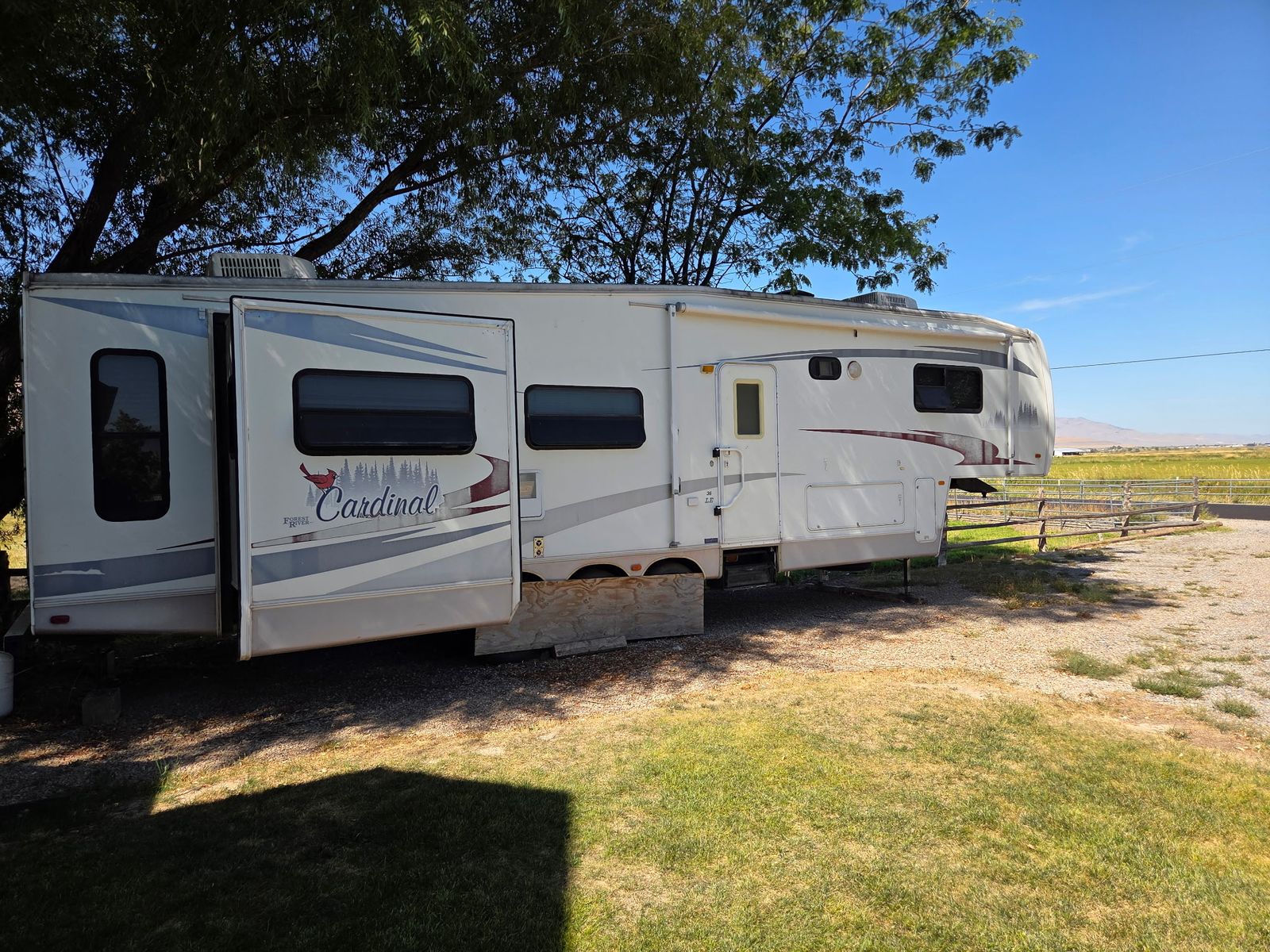 2005 Cardinal 5th Wheel