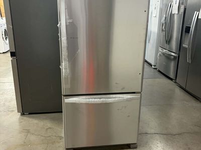 NEW WHIRLPOOL 22 C FT STAINLESS BOTTOM FREEZER