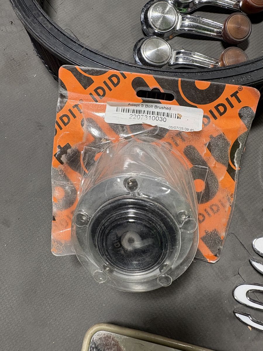 IDIDIT Adapt 5 Bolt Brushed Steering Wheel Adapter New in Package