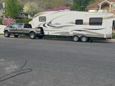 2012 Keystone Cougar 5th Wheel Trailer