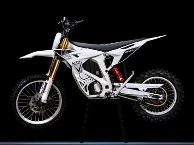 Altis Delta Ghost S White $2,999*