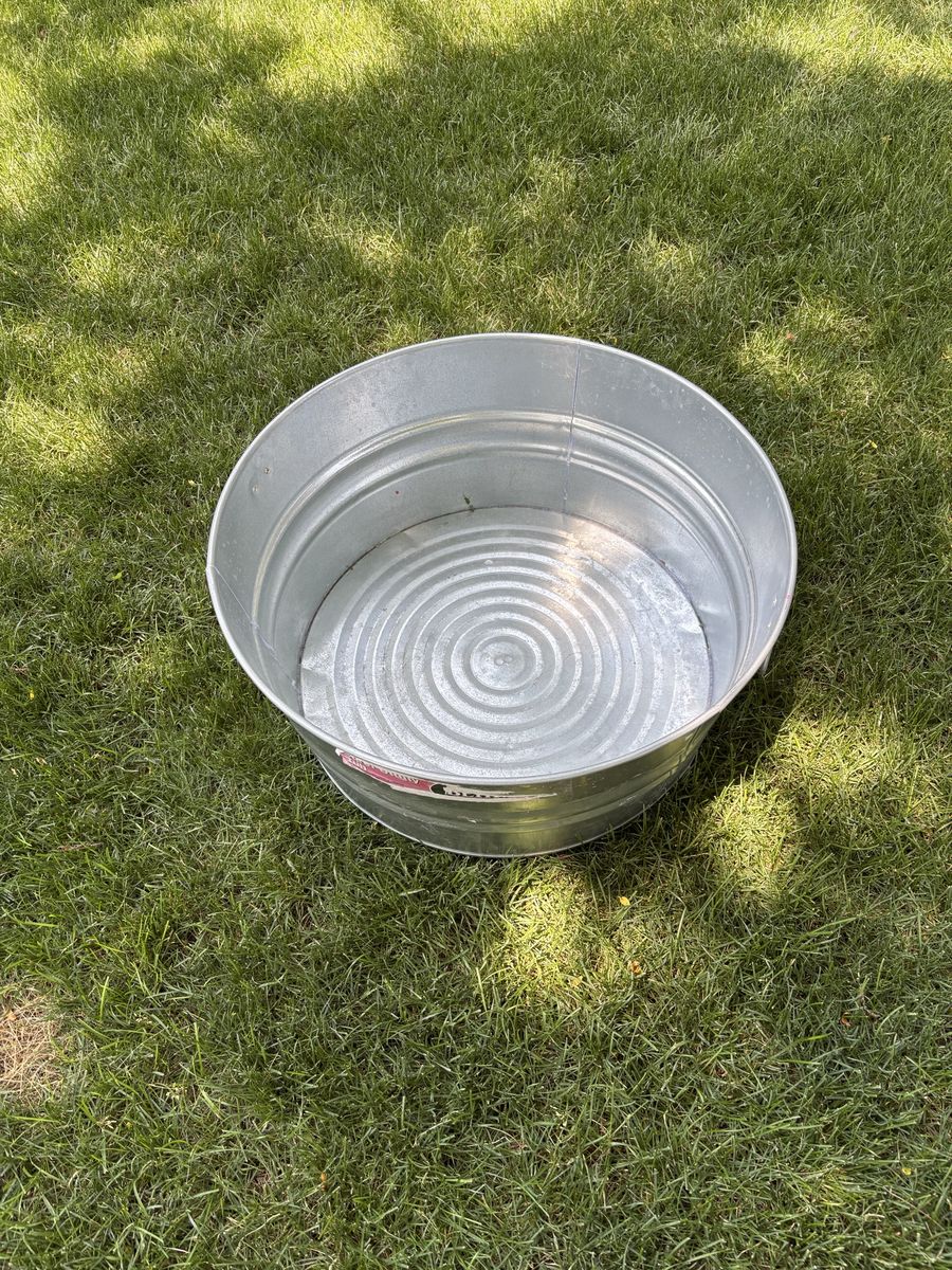 15-Gallon Galvanized Steel Utility Tub / Stock Tank