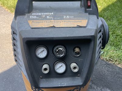 BOSTITCH 6 Gallon 150 PSI Air Compressor - Rugged, Easy Carry, Professional