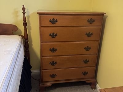 Classic Wooden 5-Drawer Dresser/Chest - Traditional Design